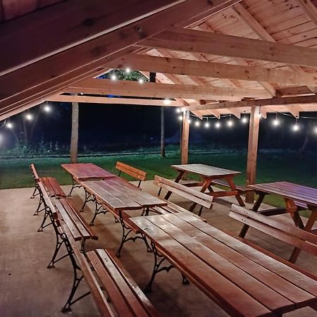 Lesne Zacisze-Pole Namiotowe Hotel Pisklaki Buitenkant foto